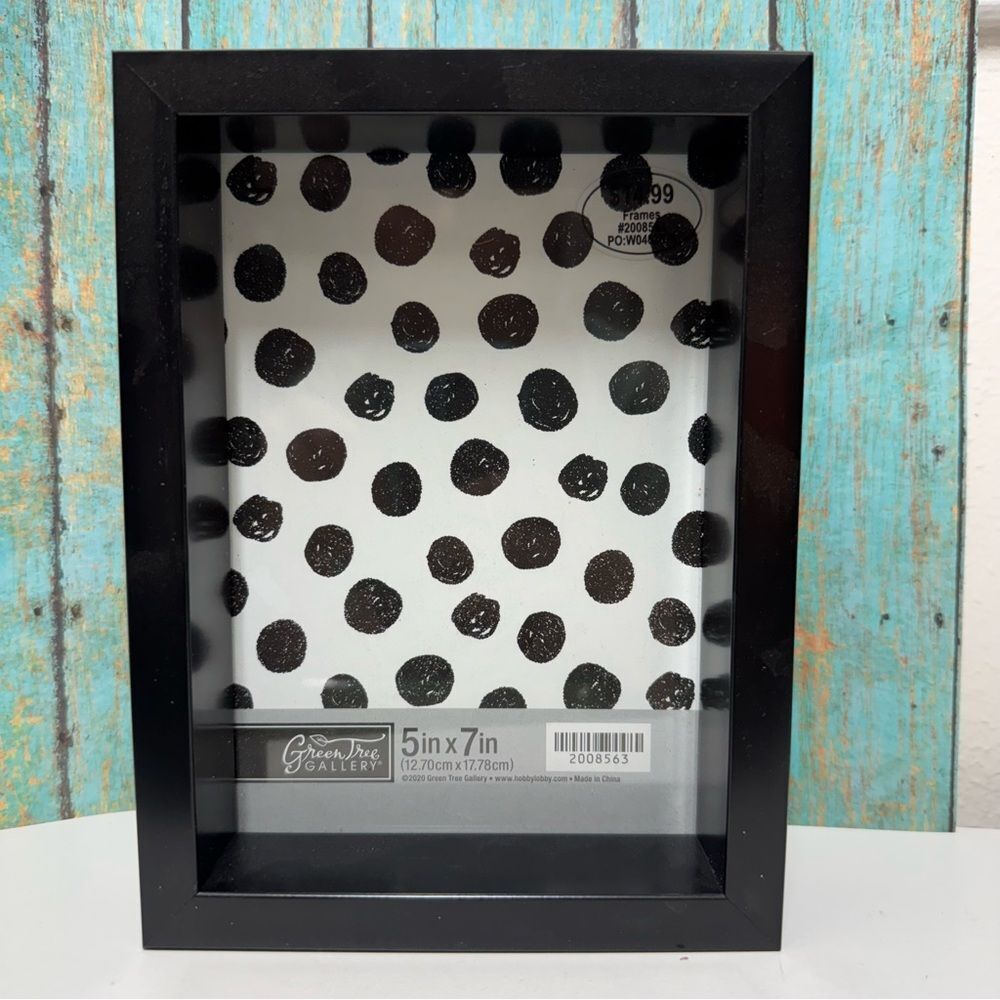 NWT 5x7 Black Thick Walled Picture Frame